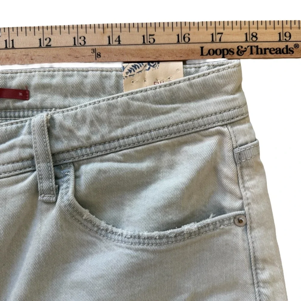 Pilcro Slim Boyfriend 31 Distressed Ripped Light Wash Denim Women's Jeans NWT‎